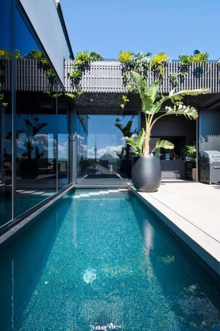 Entertainers Penthouse With 5 Bedrooms Pool & Spa Auckland Exterior photo